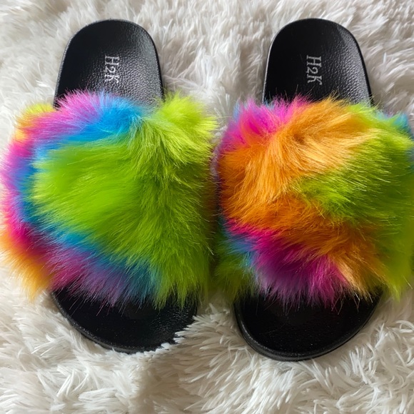 H2k Shoes - Women’s Bright Colors Faux Fur Slides 9